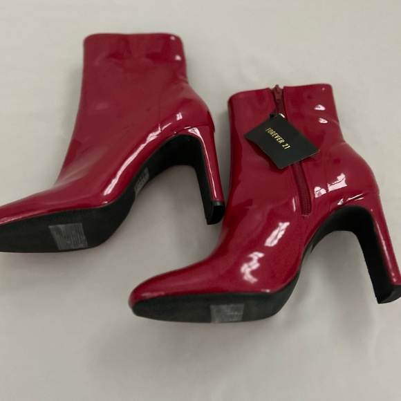 Red Boot With Side Zipper Forever 21 Size 8 - Picture 6 of 13